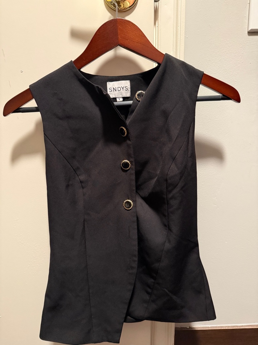 SNDYS black vest